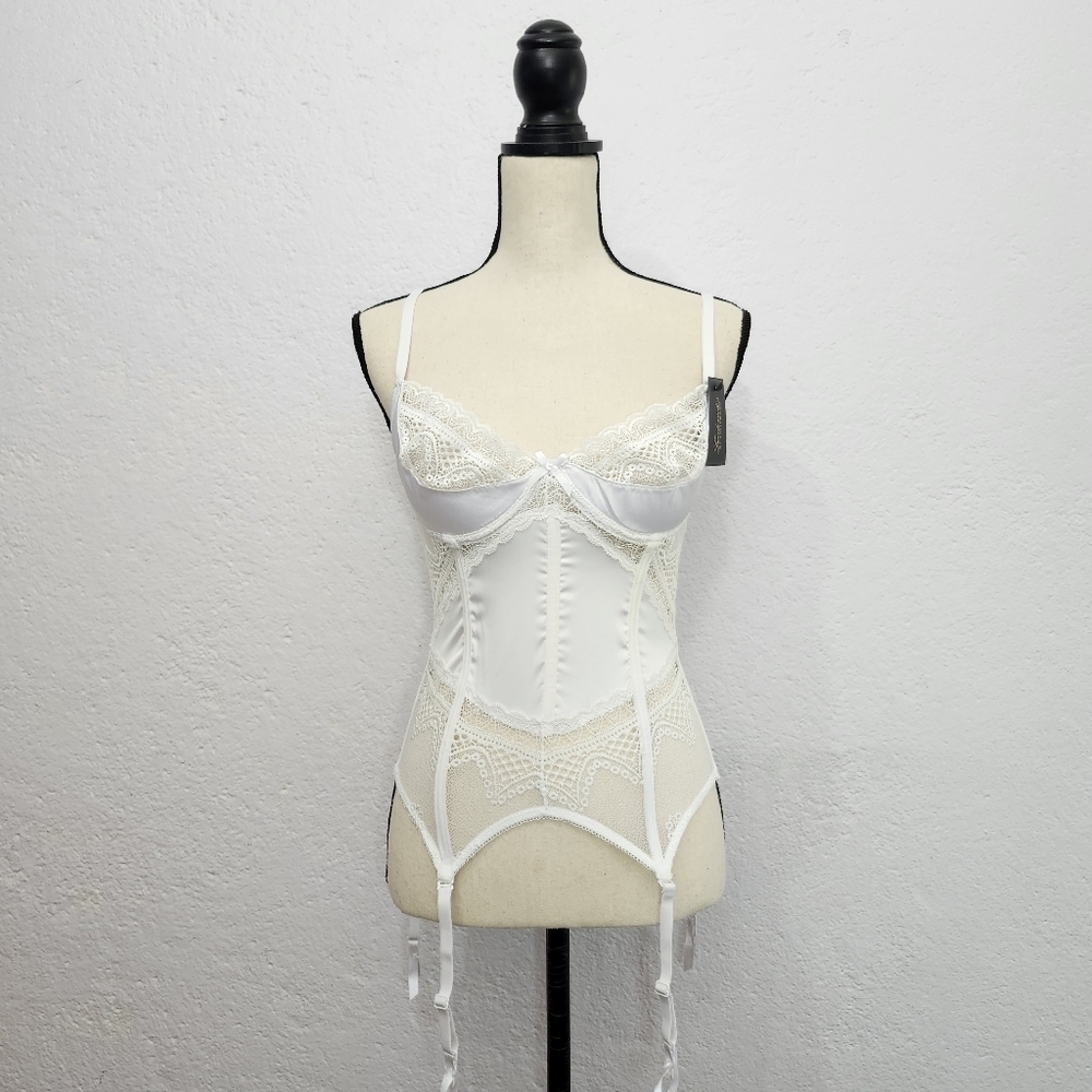 NWT Fredrick's Of Hollywood Sexy White Bridal Basque Corset